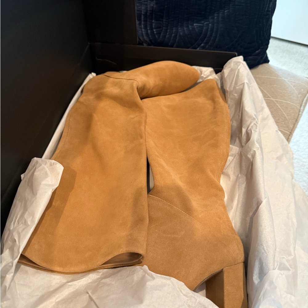 Banana Republic Tan Heeled Boots